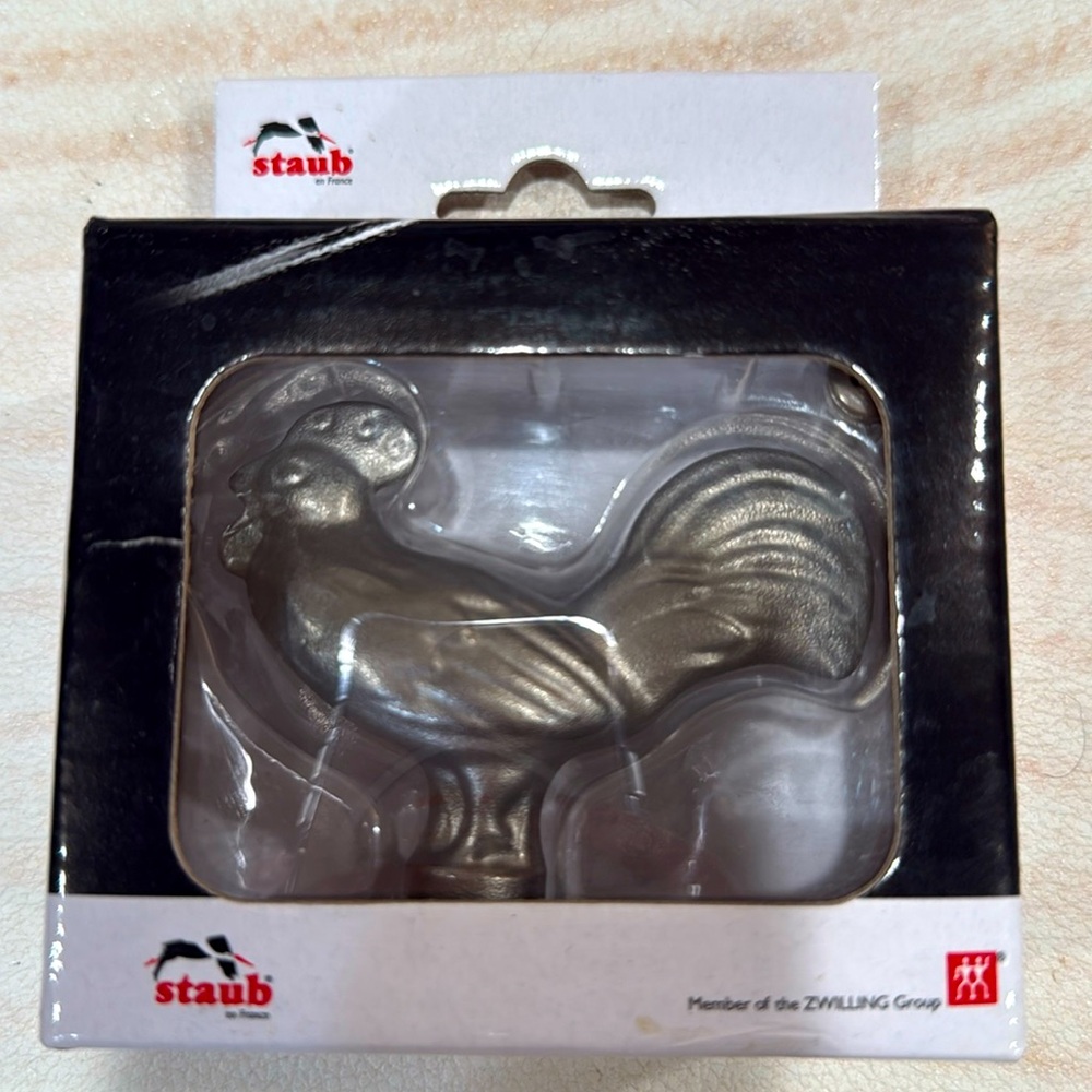 STAUB Rooster Chicken Animal Knob Handle Decorative New In Box